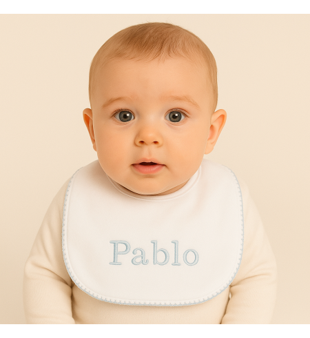 Personalized Baby Hamper with Embroidered Bib | Unique Gift – Bebedeparis.com