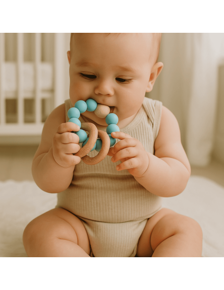 Gift Box with Bodysuit, Pacifier, Teether and Clip – Stylish Baby Gift Set