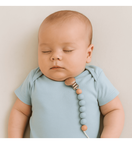 Gift Box with Bodysuit, Pacifier, Teether and Clip – Stylish Baby Gift Set