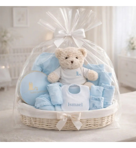 Personalized Baby Hamper with Embroidered Bib | Unique Gift – Bebedeparis.com