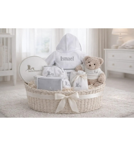Personalized Baby Hamper with Embroidered Bathrobe | Luxury Gift – Bebedeparis.com