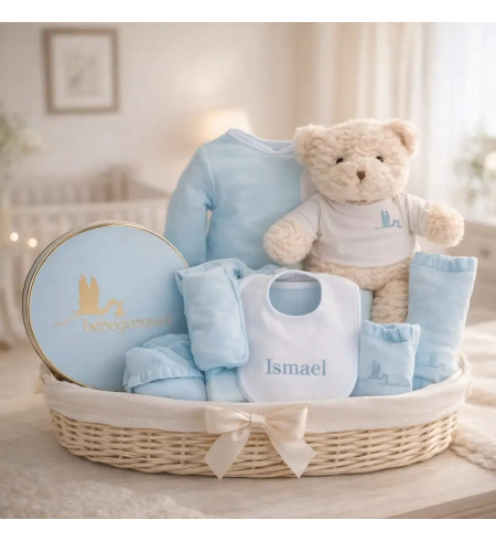 Personalized Baby Hamper with Embroidered Bib | Unique Gift – Bebedeparis.com